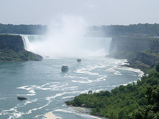 Maid of the Mists boats and Horseshoe Falls