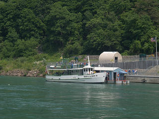 Maid of the Mist boat