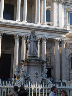 Statue in front of St. Pauls