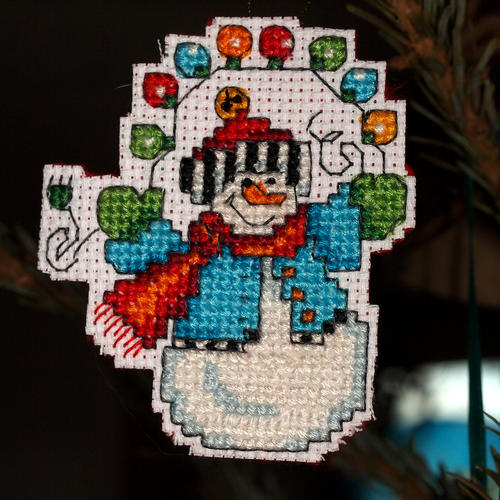 Juggling snowman ornament #2