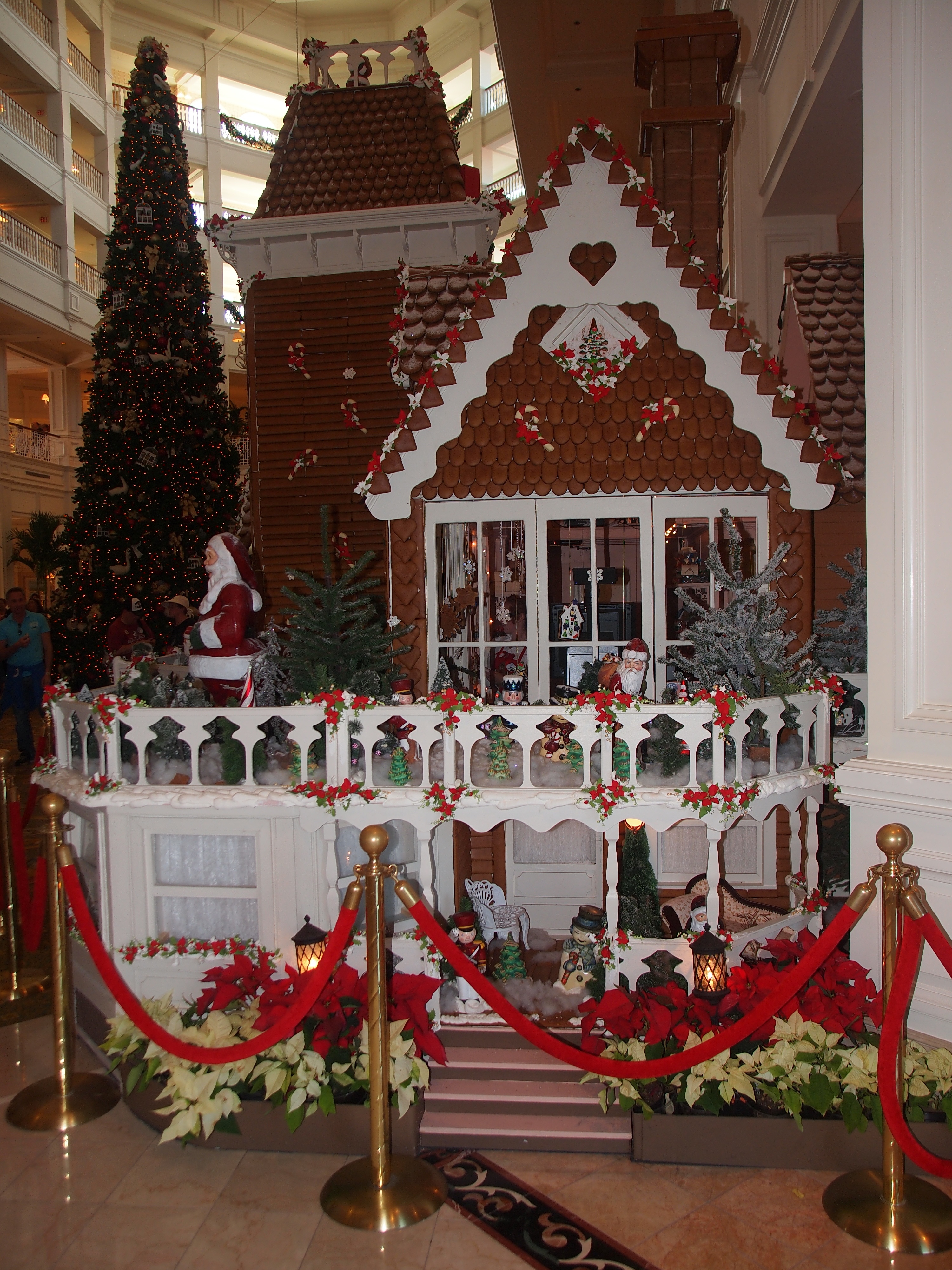 Gingerbread house in the Grand Floridian hotel #6