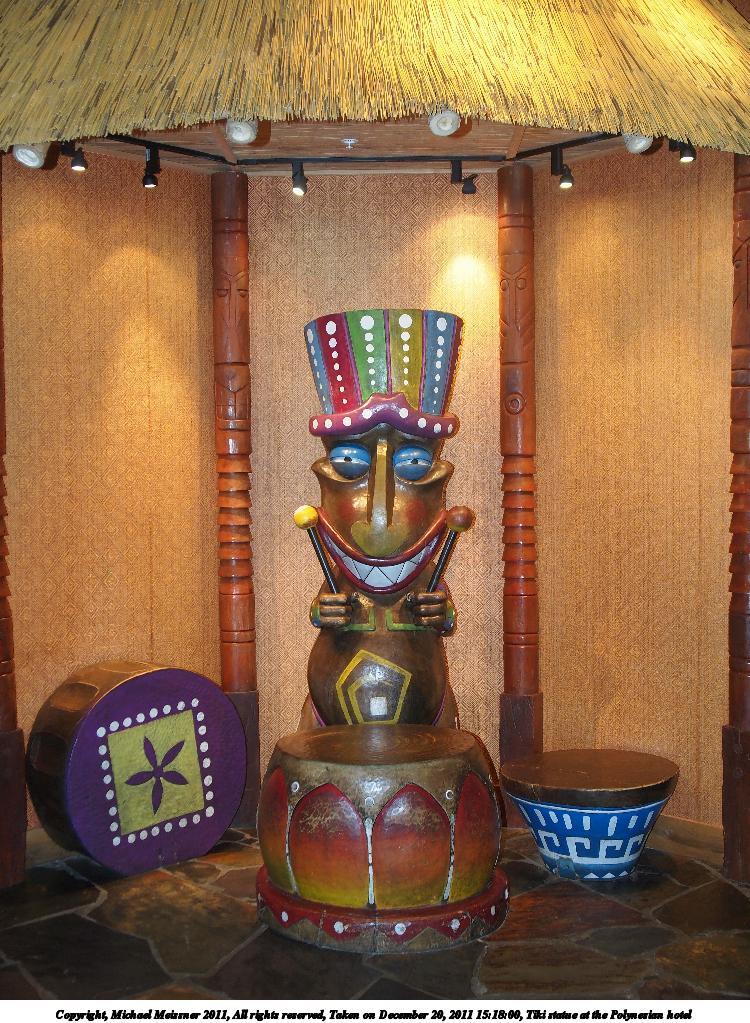 Tiki statue at the Polynesian hotel