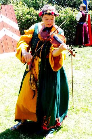 Faire Fiddler Maid #3