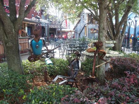House of Blues sculptures