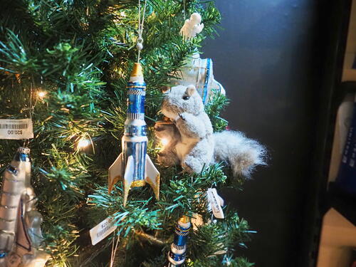 Nutzo with rocket ornaments