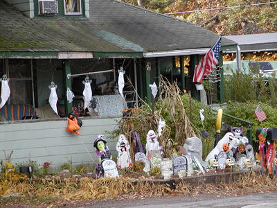 Halloween house in Billerica #3