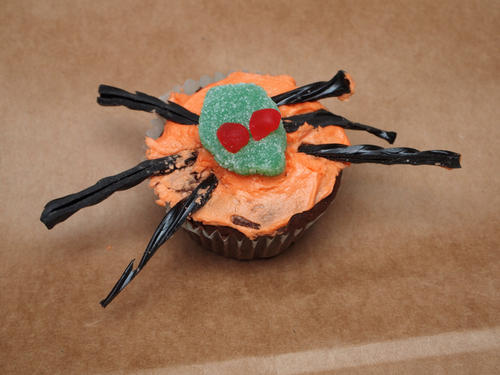 Halloween cupcake spider
