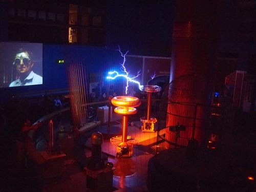 Van DeGraaff generator at the Museum of Science