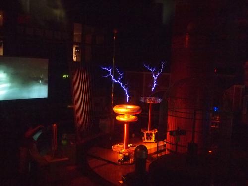 Van DeGraaff generator at the Museum of Science #4
