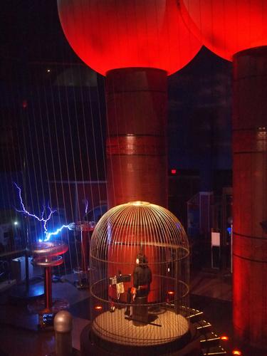 Van DeGraaff generator at the Museum of Science #7