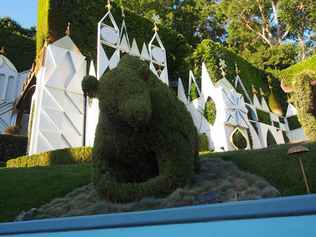 Bear topiary