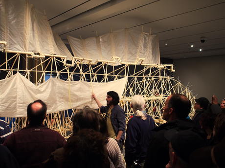 Showing how a Strandbeest operates #2