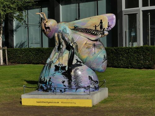 Manchester worker bee statue