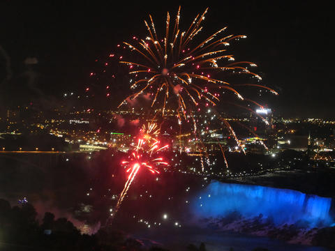 Niagara Falls fireworks #10