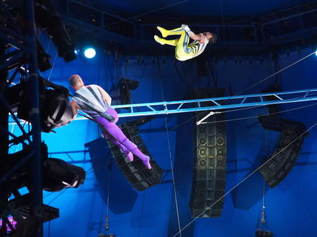 Flying trapeze #9