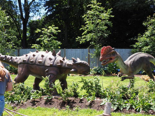 Dinosaur statues #2