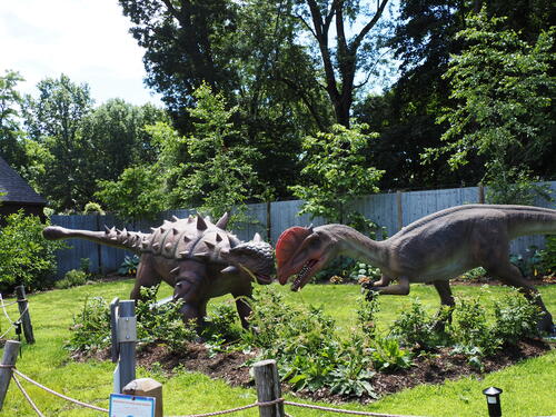Dinosaur statues #3