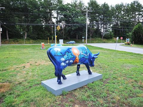 Acton cow sculpture: Hope