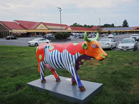 Acton cow sculpture: Beautifully Bo(ld)vine #3