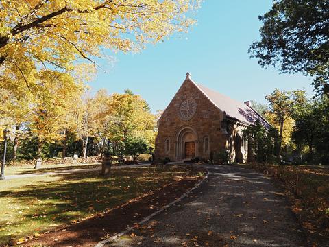 The chapel at the West Parish Garden Cemetery in fall #3