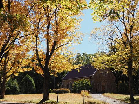 The chapel at the West Parish Garden Cemetery in fall #5