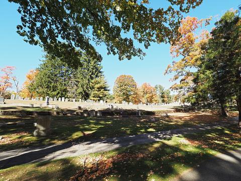 Fall leaves at the West Parish Garden Cemetery #15