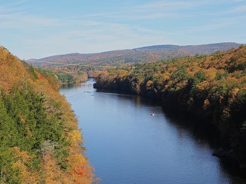 Fall at the French King bridge