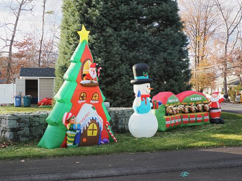 Christmas inflatables #5