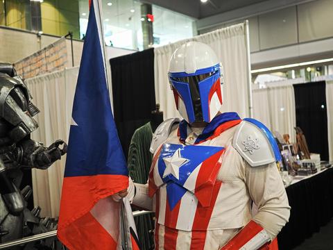 Captain America cosplayer at Fanexpo