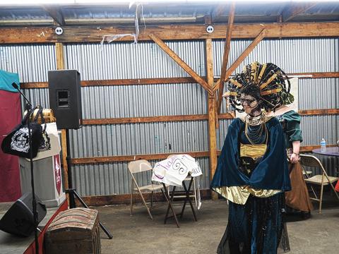 Costume contest #4
