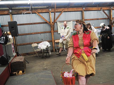 Costume contest #6