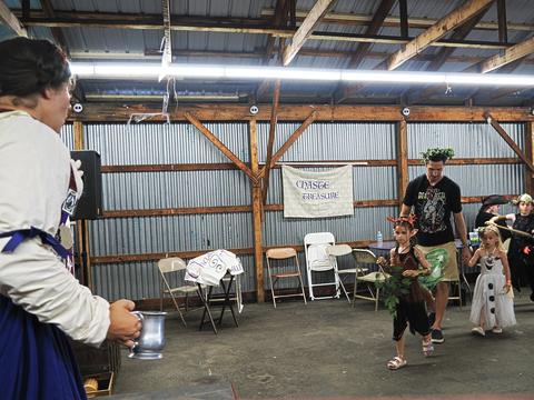 Costume contest #13