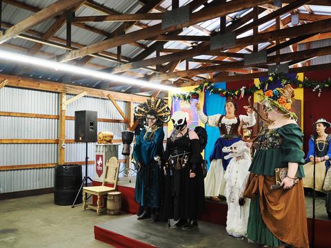 Costume contest #24