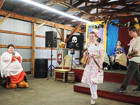 Costume contest #62