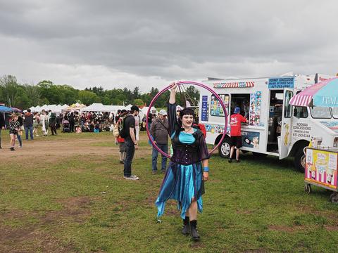 The Magic of Flow with LaLoopnaHoops