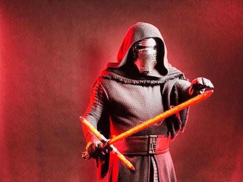 Star Wars cosplay (dramatic tone)
