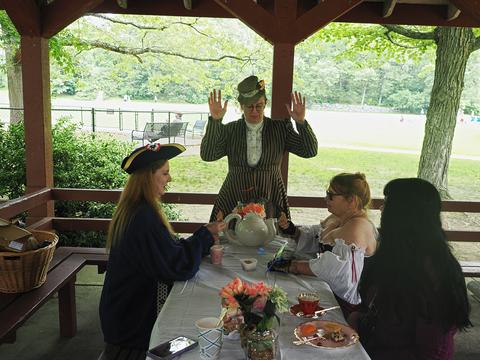 Tea dueling #3