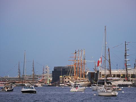 Boston harbor boats