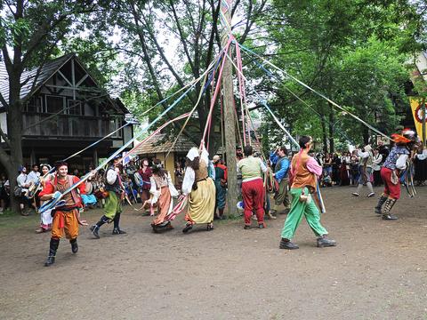 Maypole dancing #11