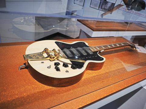 Formica Guitar Gibson G-80