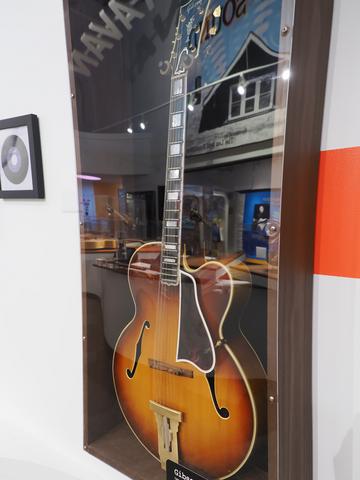 Les Paul guitar #4